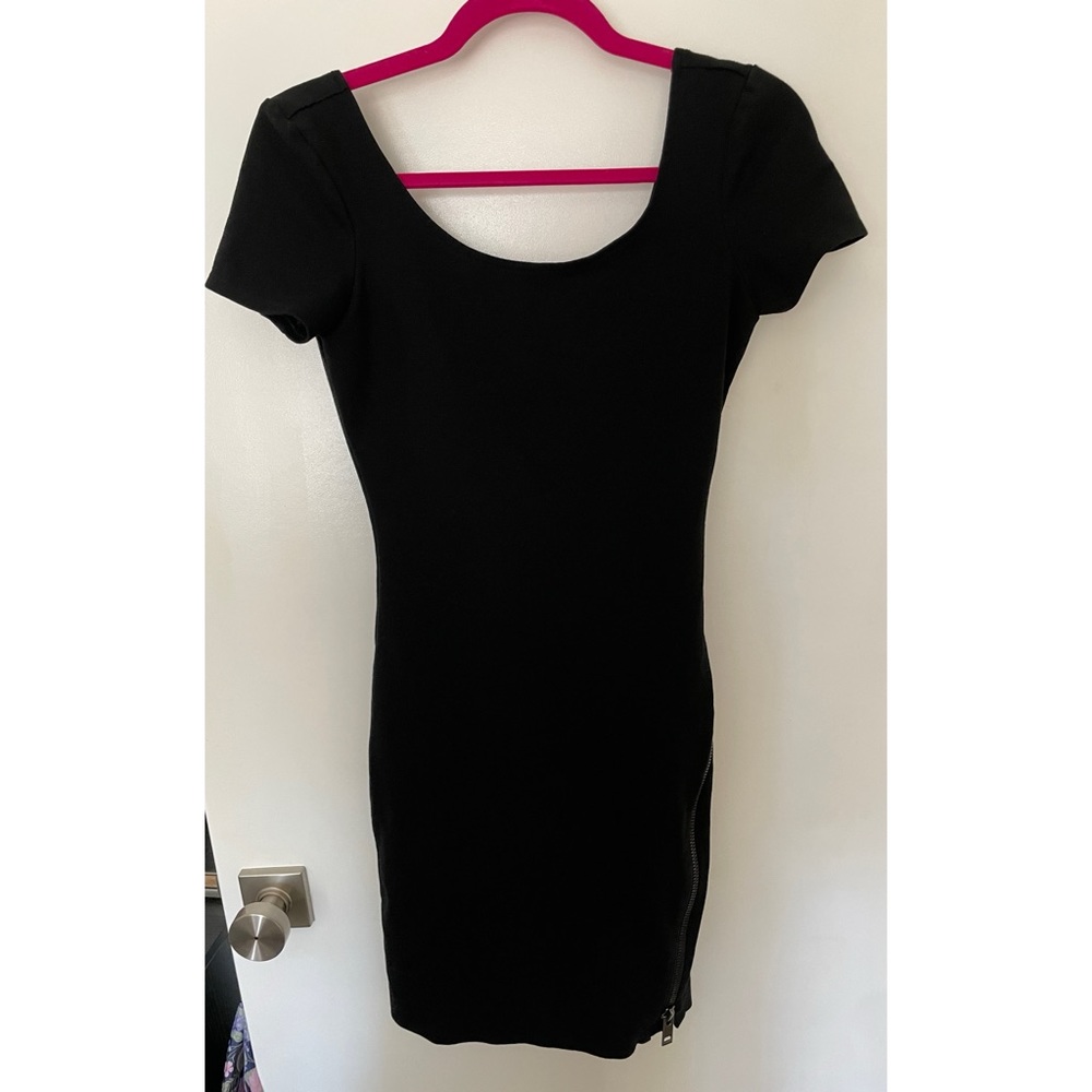 Aritzia Talula black side zipper bodycon mini dress small